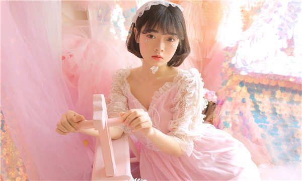 上安乡供卵试管代怀生子多少钱？这一直是很多不孕不育家庭关注的话题。在中国，不孕不育的发生率越来越高，根据《中国不孕不育现状调研报告》显示，育龄夫妇的不孕不育率从20年前的3%增长至现在的12.5%-18.2%，患者人数高达6000万以上。在这样的背景下，许多家庭通过供卵试管来实现自己的生育梦想。那么，供卵试管代怀生子的费用到底是多少呢？